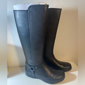 Black Clark’s leather boots. Brand new. Size 7M.